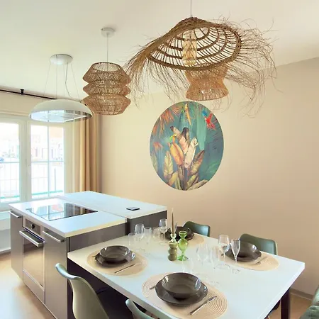 Abyssea - Chic Centre-ville & Netflix Apartman *