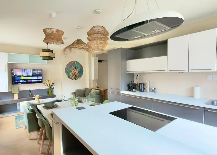 Abyssea - Chic Centre-ville & Netflix Apartman *