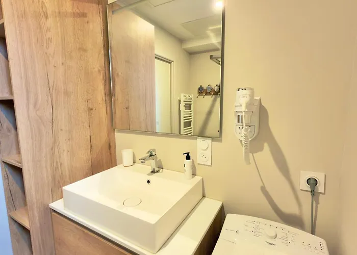 Abyssea - Chic Centre-ville & Netflix Apartman