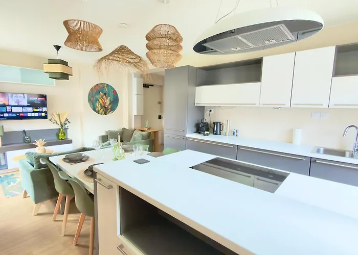 Abyssea - Chic Centre-ville & Netflix Apartman *